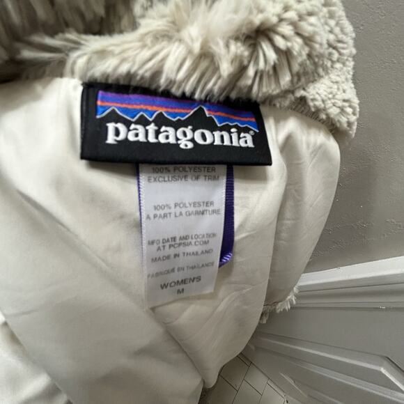 Patagonia Ladies Size Medium Best - Picture 8 of 9